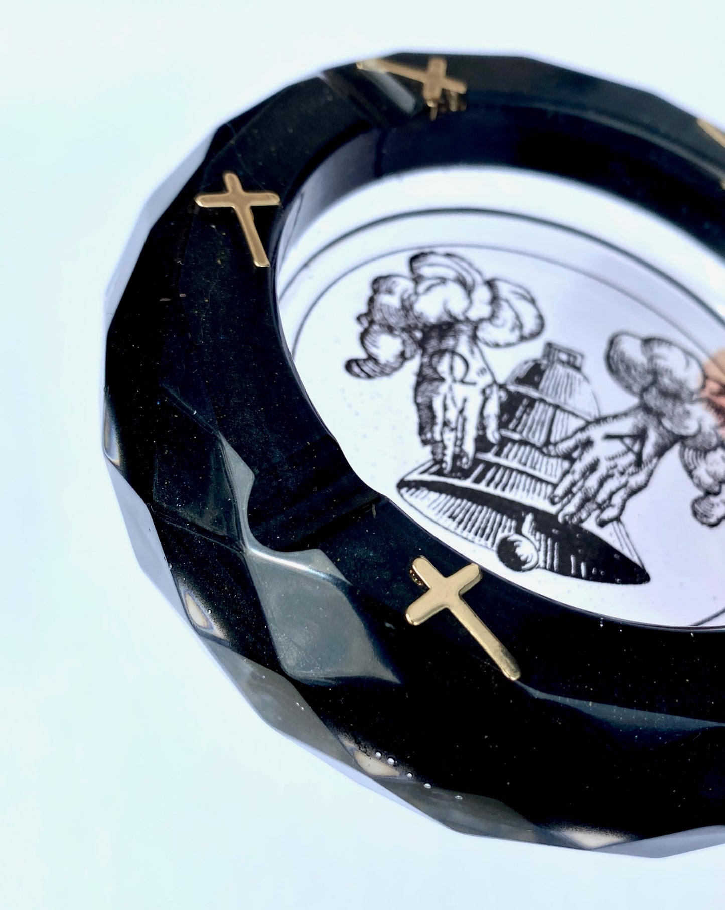 ASHTRAY OF THE REVEREND